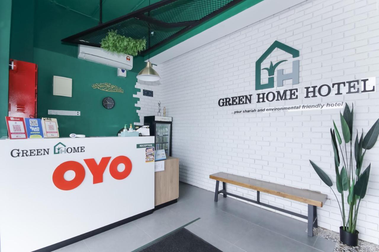 Oyo 90399 Green Home Hotel Syariah Sepang Exterior foto