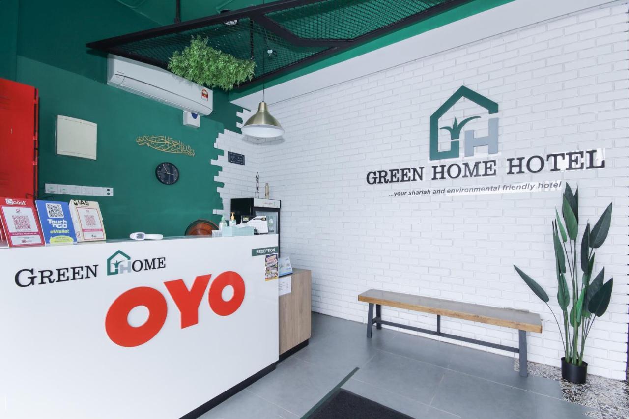 Oyo 90399 Green Home Hotel Syariah Sepang Exterior foto